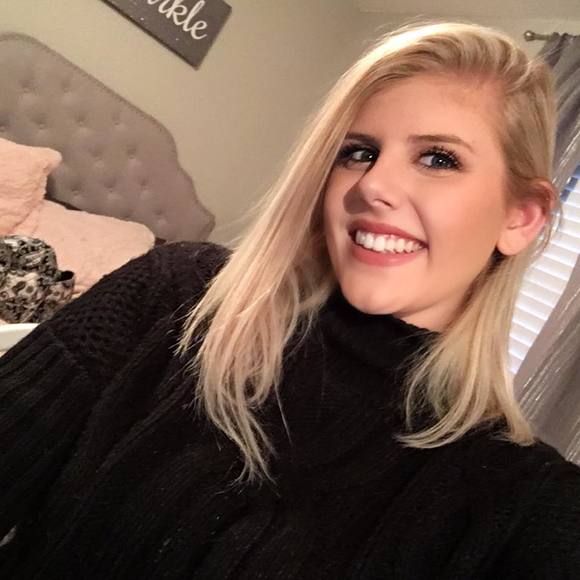 Meet your Posher, Karleigh - Picture 1 of 1